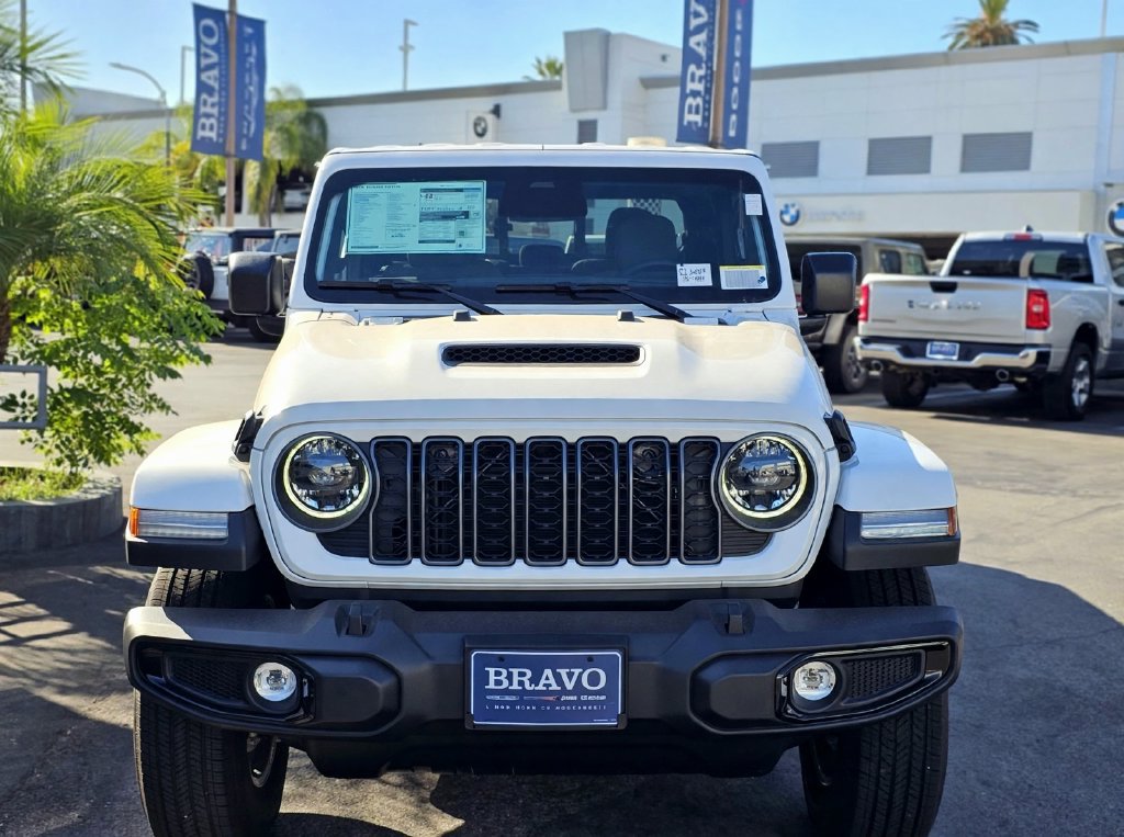 New 2026 Jeep Gladiator Sport AWD/4WD image 3