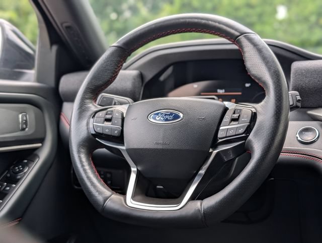 Used 2025 Ford Explorer ST-Line AWD/4WD image 14