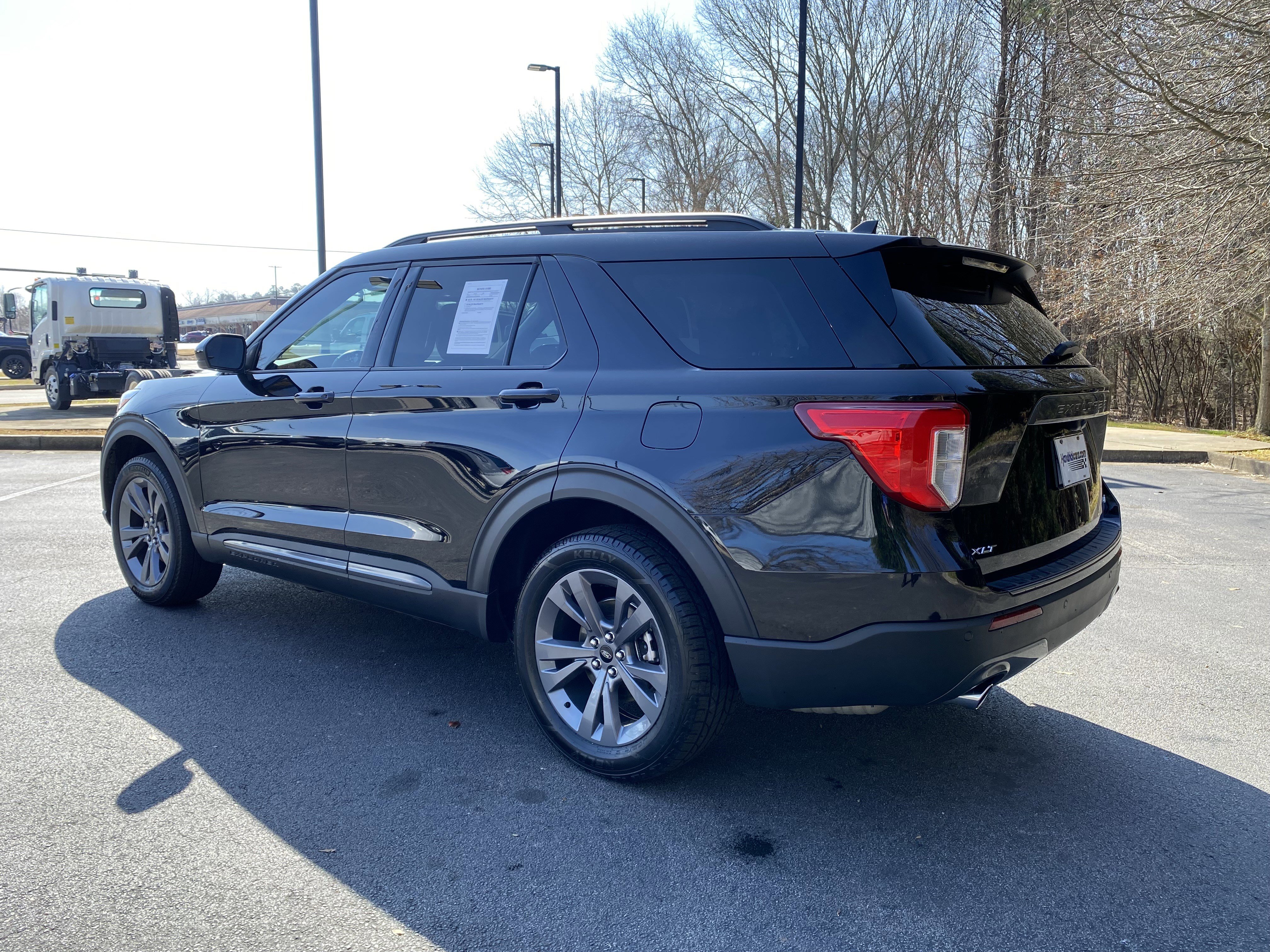 Used 2023 Ford Explorer XLT w/ Equipment Group 202A image 7