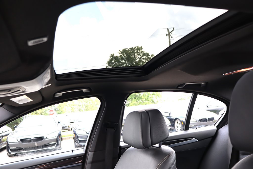 Used 2014 BMW 550i xDrive Sedan AWD/4WD image 23