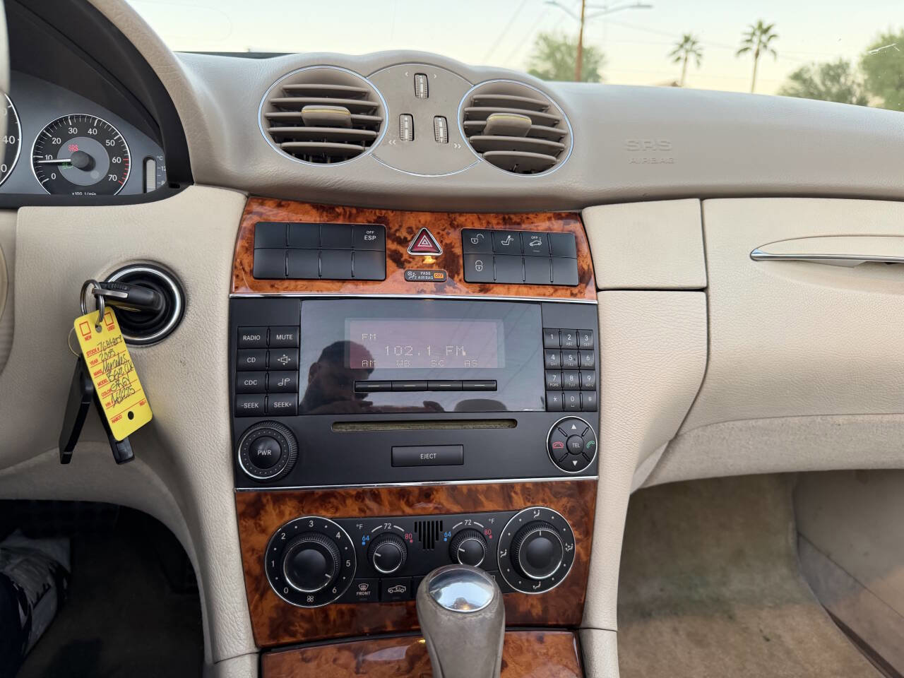 Used 2005 Mercedes-Benz CLK 320 Cabriolet image 26