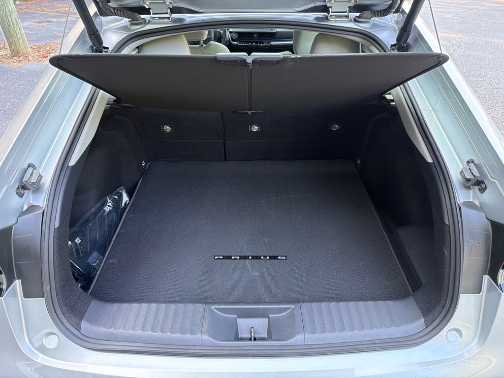 Used 2025 Toyota Prius Limited FWD image 18