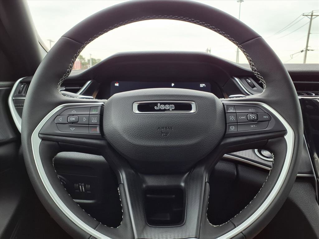 New 2025 Jeep Grand Cherokee L Altitude image 10