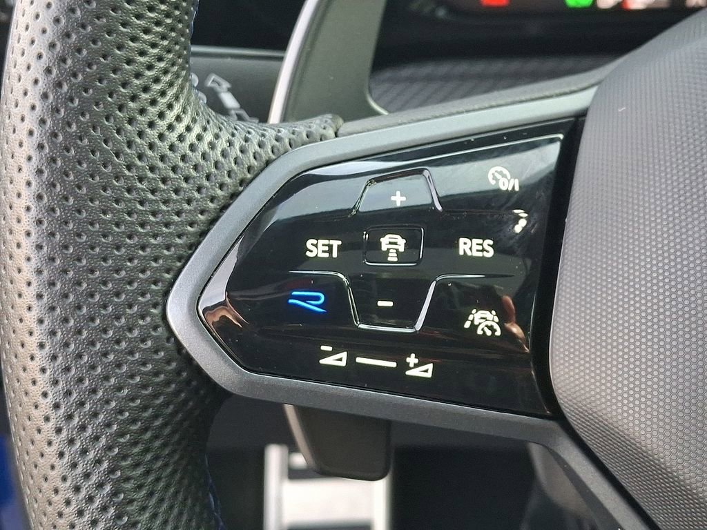 Used 2024 Volkswagen Golf R image 22