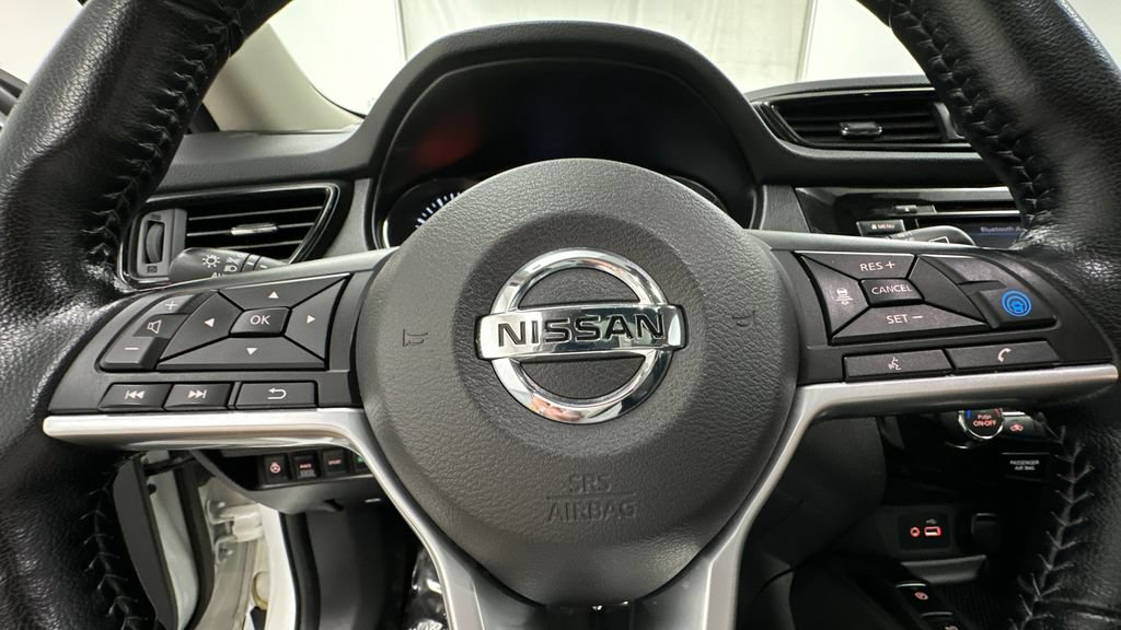 Certified 2020 Nissan Rogue SV w/ Sun & Sound Touring Package AWD/4WD image 18