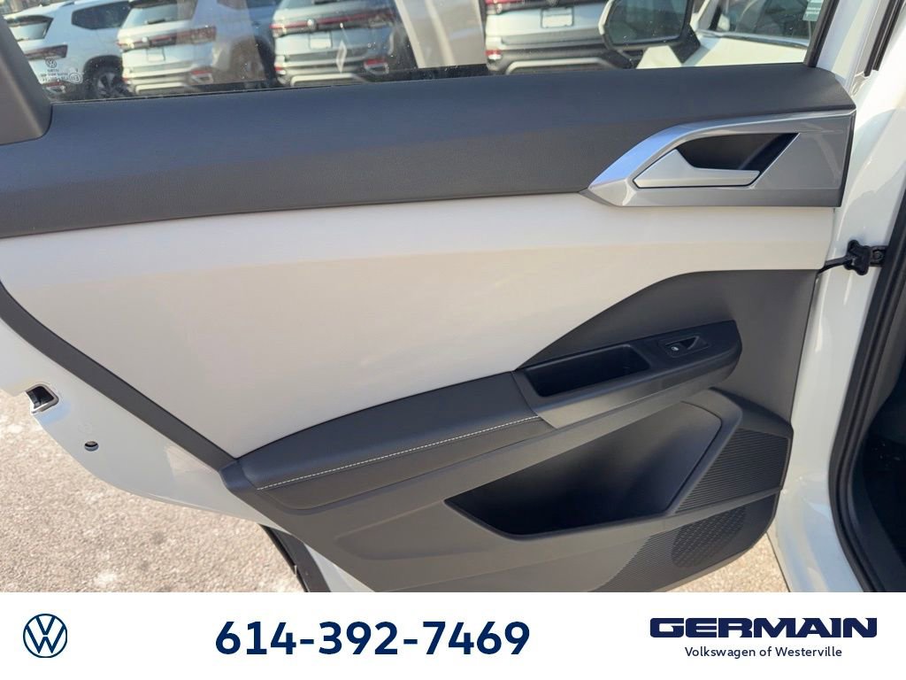 New 2026 Volkswagen Taos SEL image 18