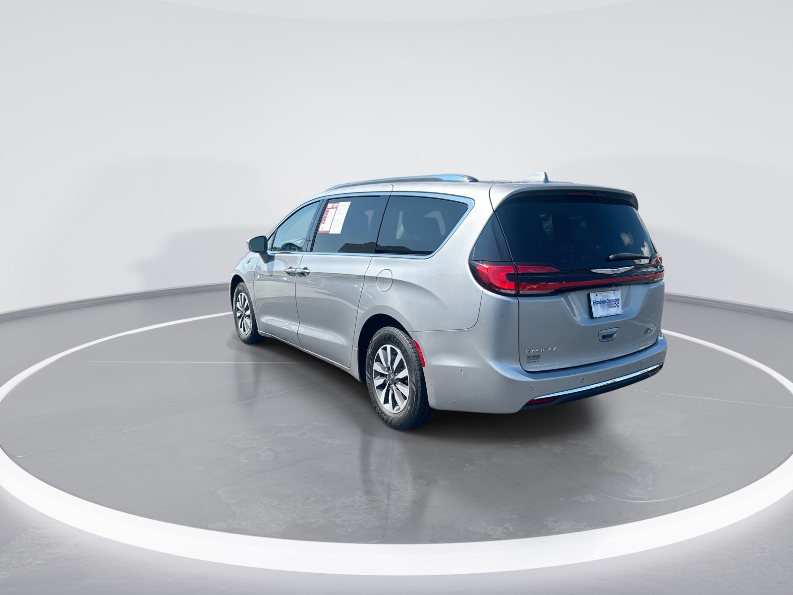 Used 2021 Chrysler Pacifica Touring-L FWD image 7