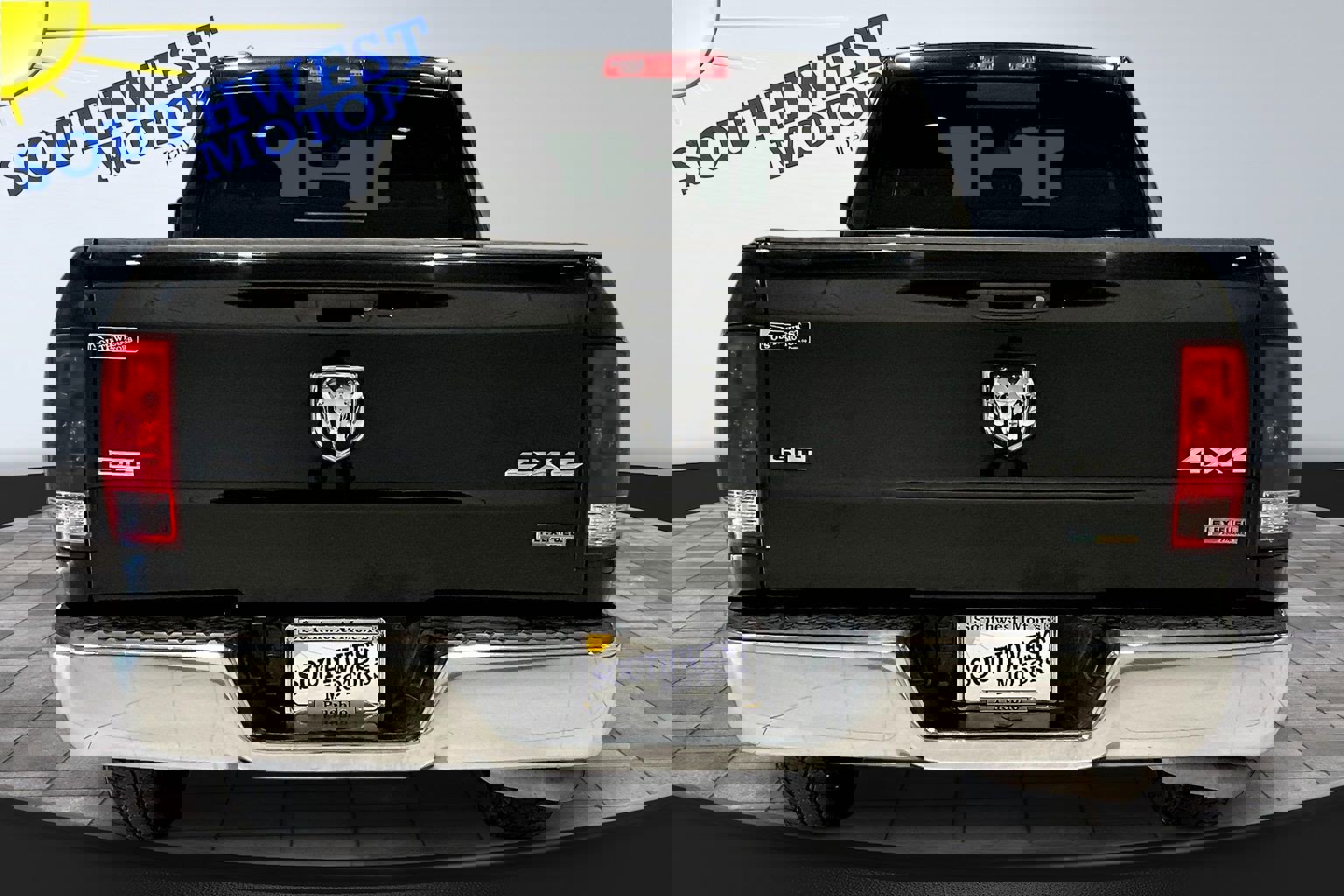 Used 2017 RAM 1500 Classic SLT image 5