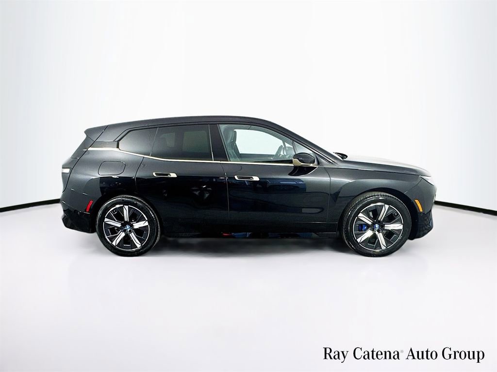 Used 2023 BMW iX xDrive50 w/ Sport Package AWD/4WD image 30