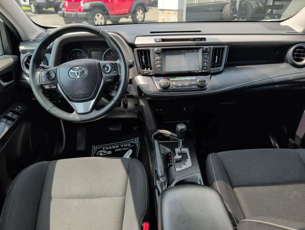 Used 2017 Toyota RAV4 XLE w/ Carpet Mat Package AWD/4WD image 9