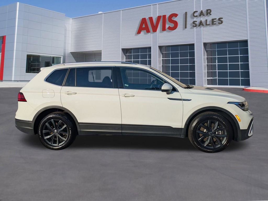 Used 2024 Volkswagen Tiguan SE image 4