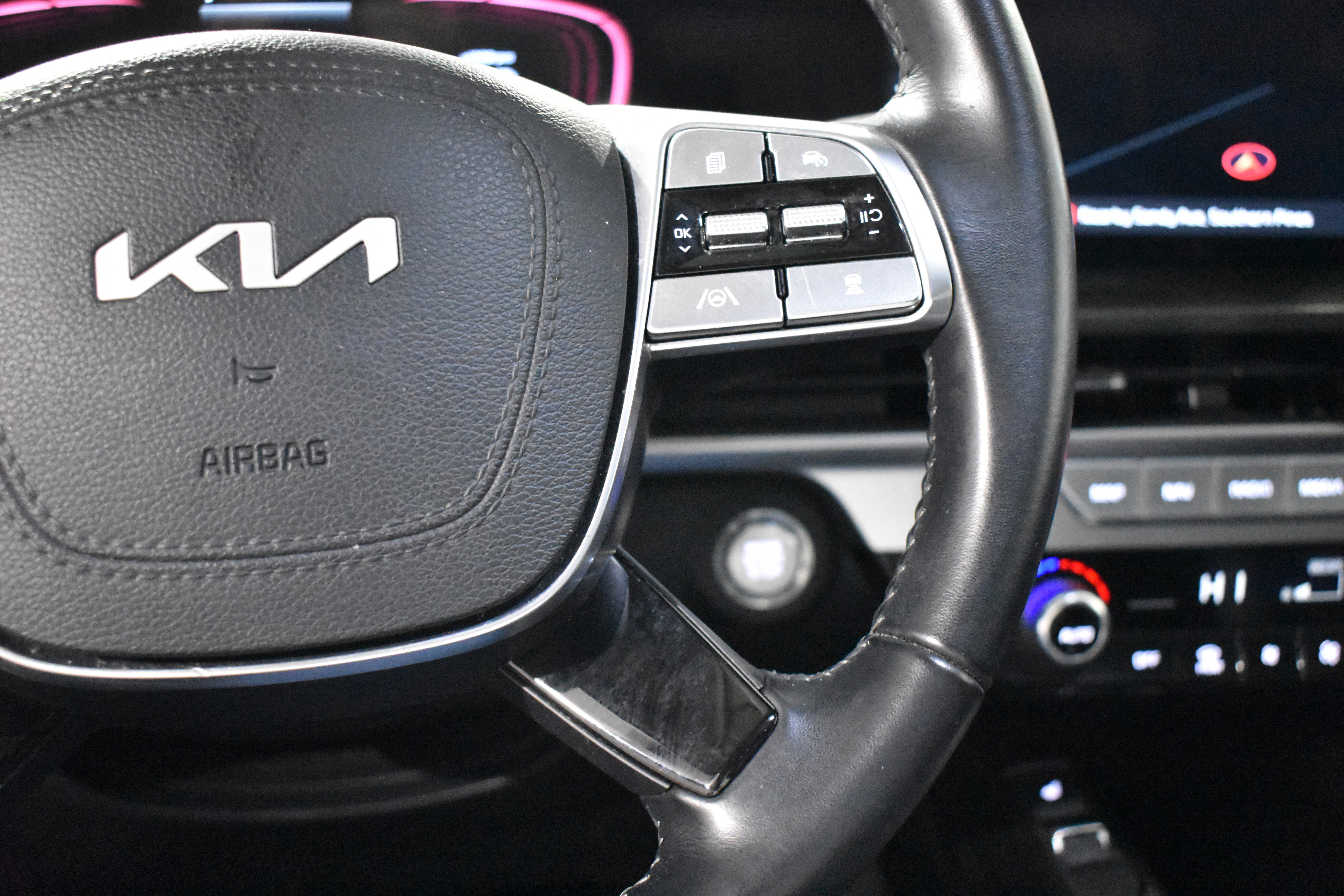 Used 2025 Kia Telluride S image 13