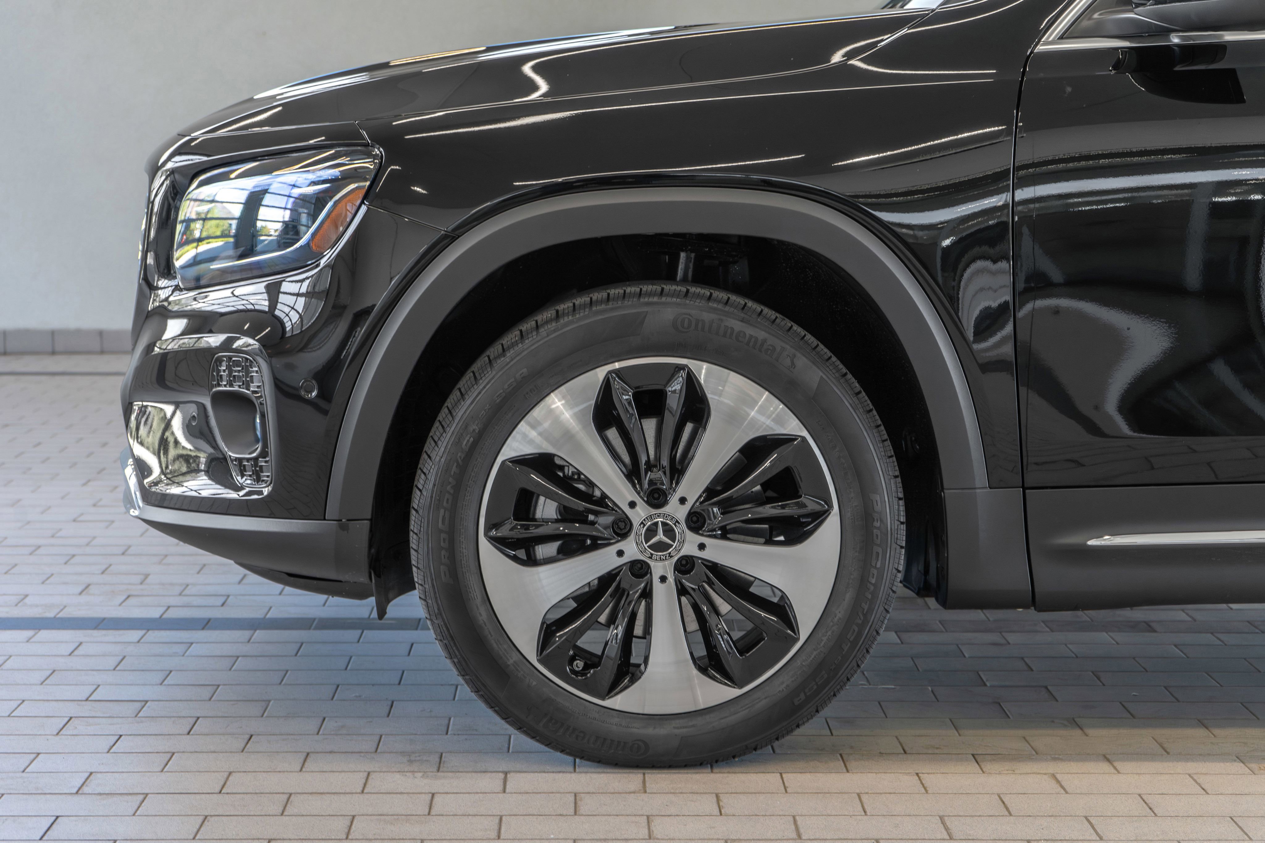 Certified 2025 Mercedes-Benz GLB 250 image 4