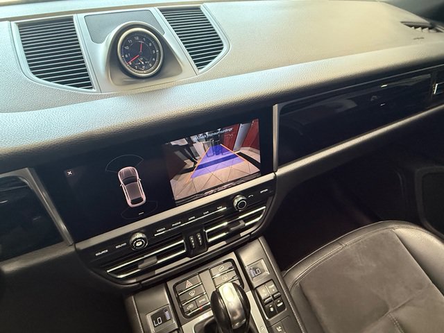 Used 2020 Porsche Macan AWD/4WD image 5