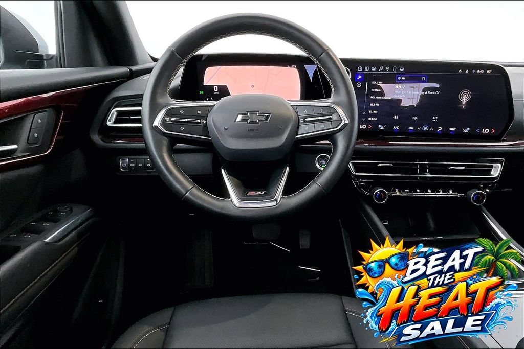 Used 2025 Chevrolet Traverse Z71 AWD/4WD image 6