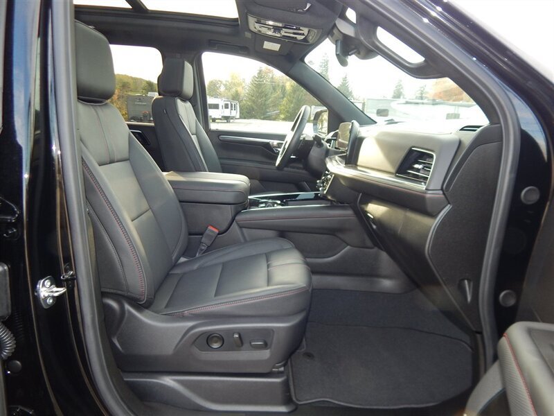 Used 2026 Chevrolet Suburban RST w/ RST Capability Package AWD/4WD image 18