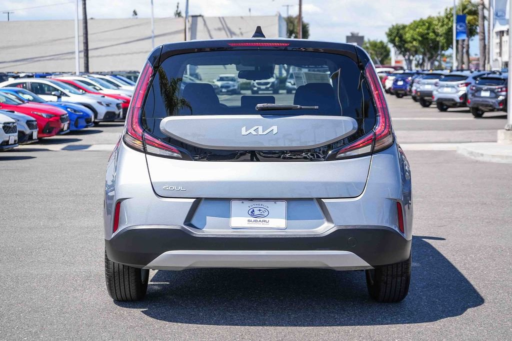 Used 2023 Kia Soul S FWD image 9