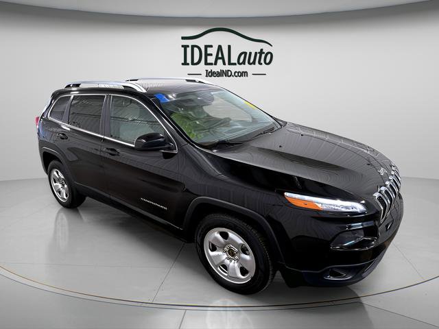 Used 2018 Jeep Cherokee Latitude w/ North All-Season Group FWD image 5