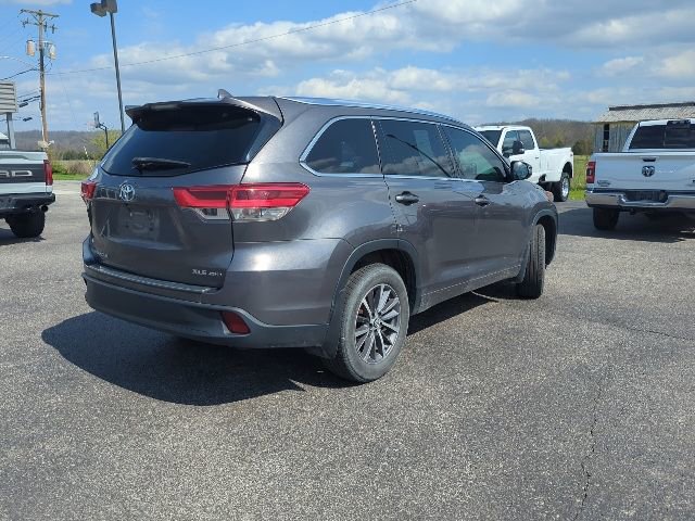 Used 2018 Toyota Highlander XLE image 9