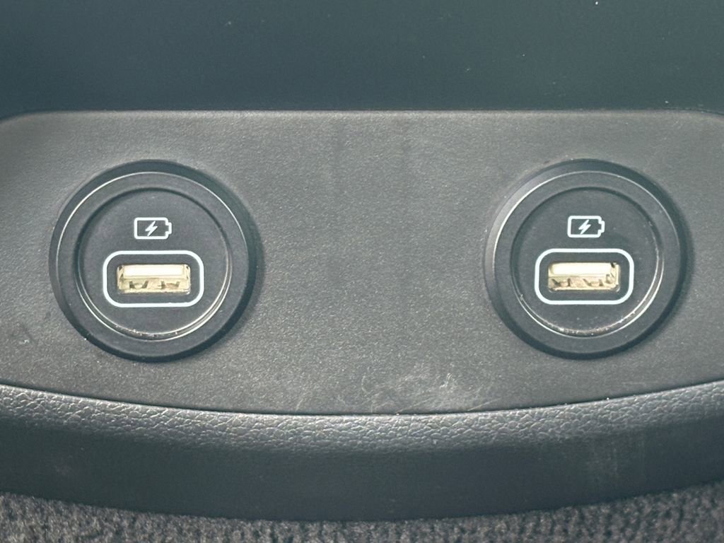 Used 2023 Hyundai Santa Fe SEL w/ Premium Package FWD image 5
