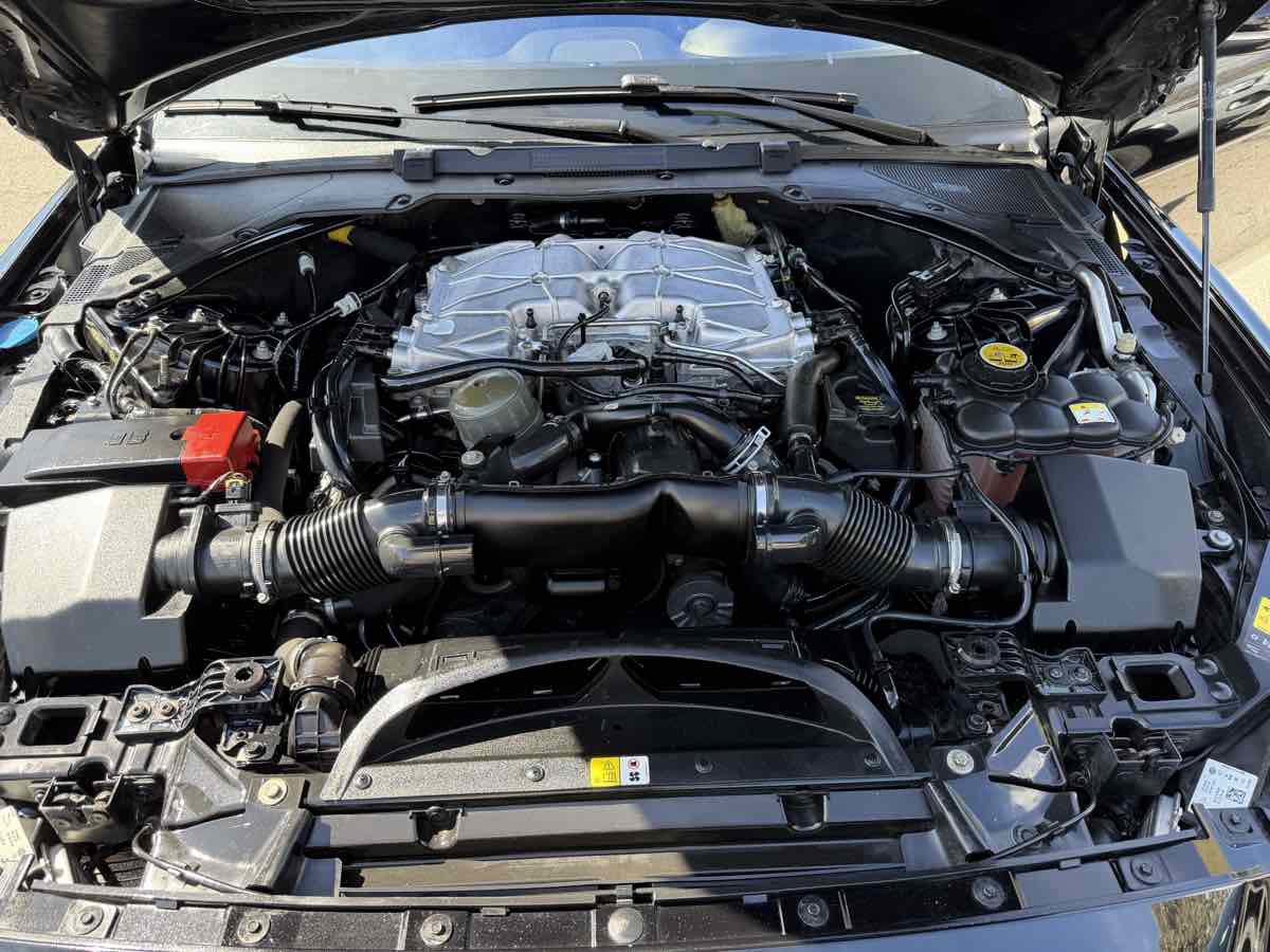 Used 2017 Jaguar XE Premium image 20