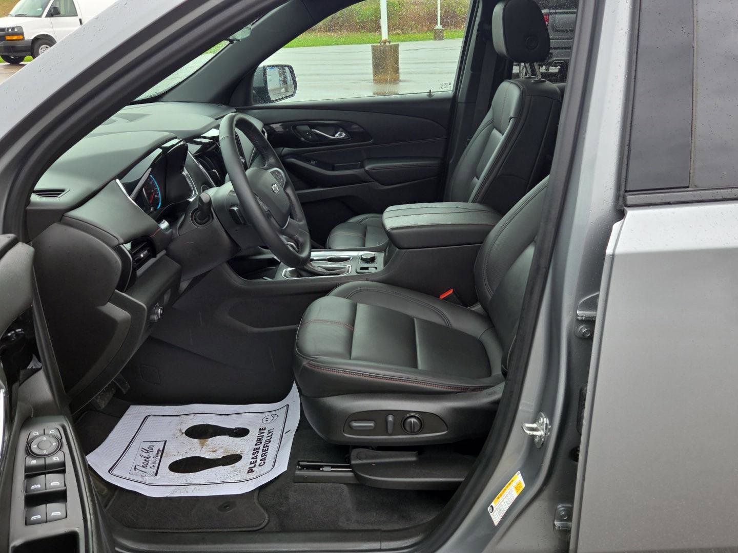 Used 2023 Chevrolet Traverse RS AWD/4WD image 17