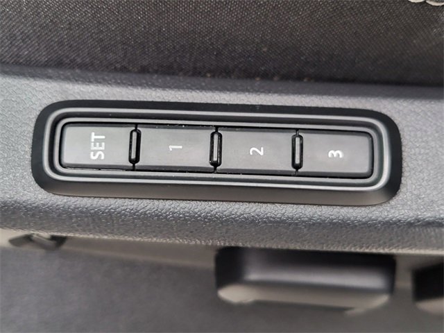 Used 2023 Volkswagen Atlas SEL image 16