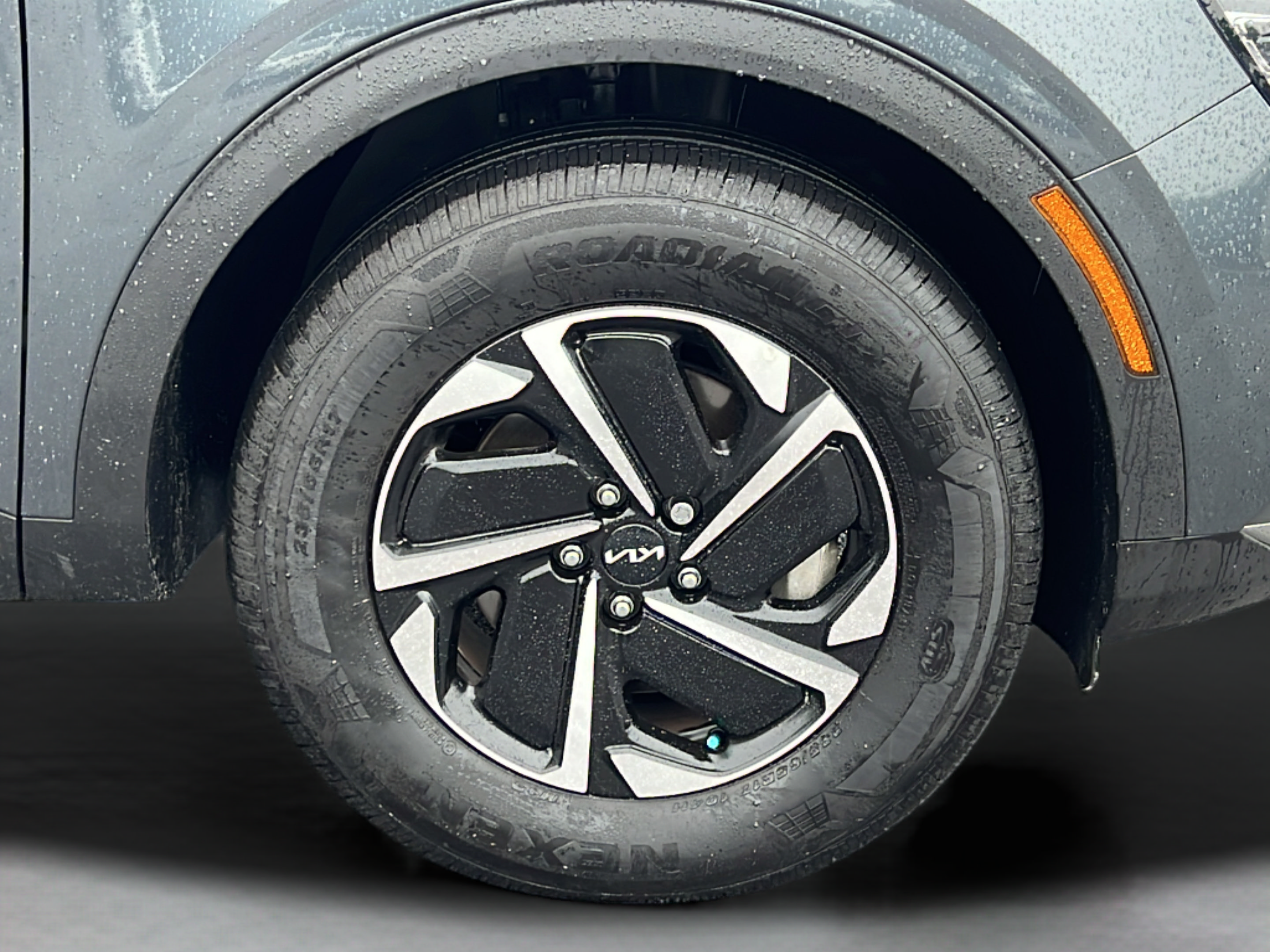 Certified 2025 Kia Sportage LX AWD/4WD image 10