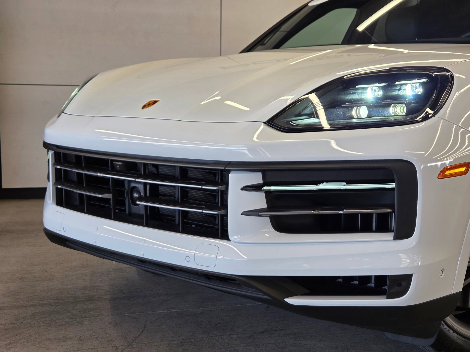 Certified 2024 Porsche Cayenne AWD/4WD image 25