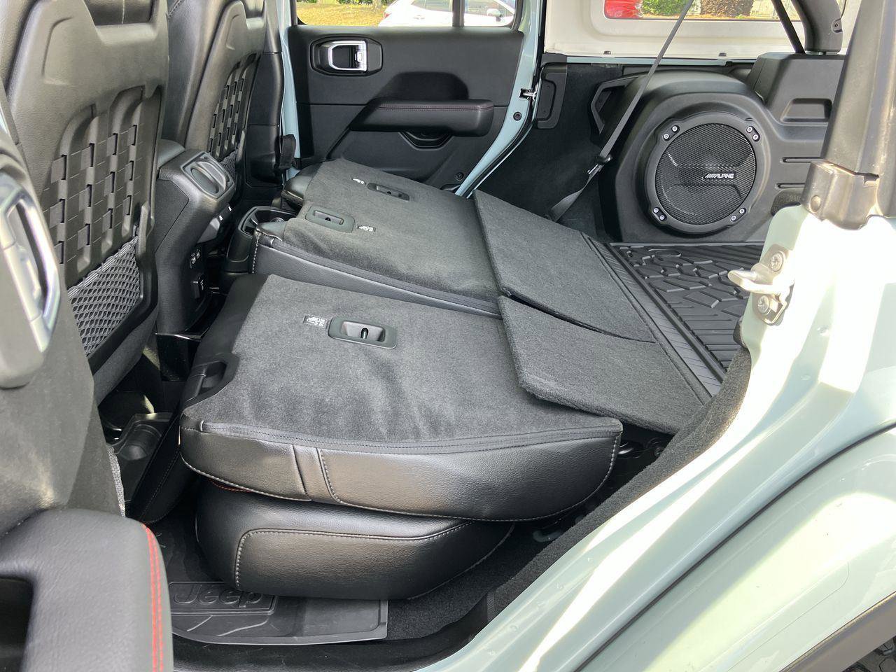 Used 2023 Jeep Wrangler Unlimited Rubicon w/ Steel Bumper Group AWD/4WD image 24