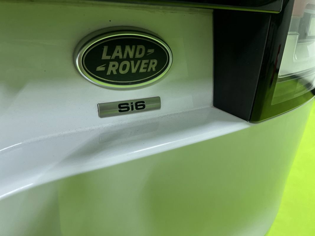 Used 2017 Land Rover Discovery SE AWD/4WD image 13