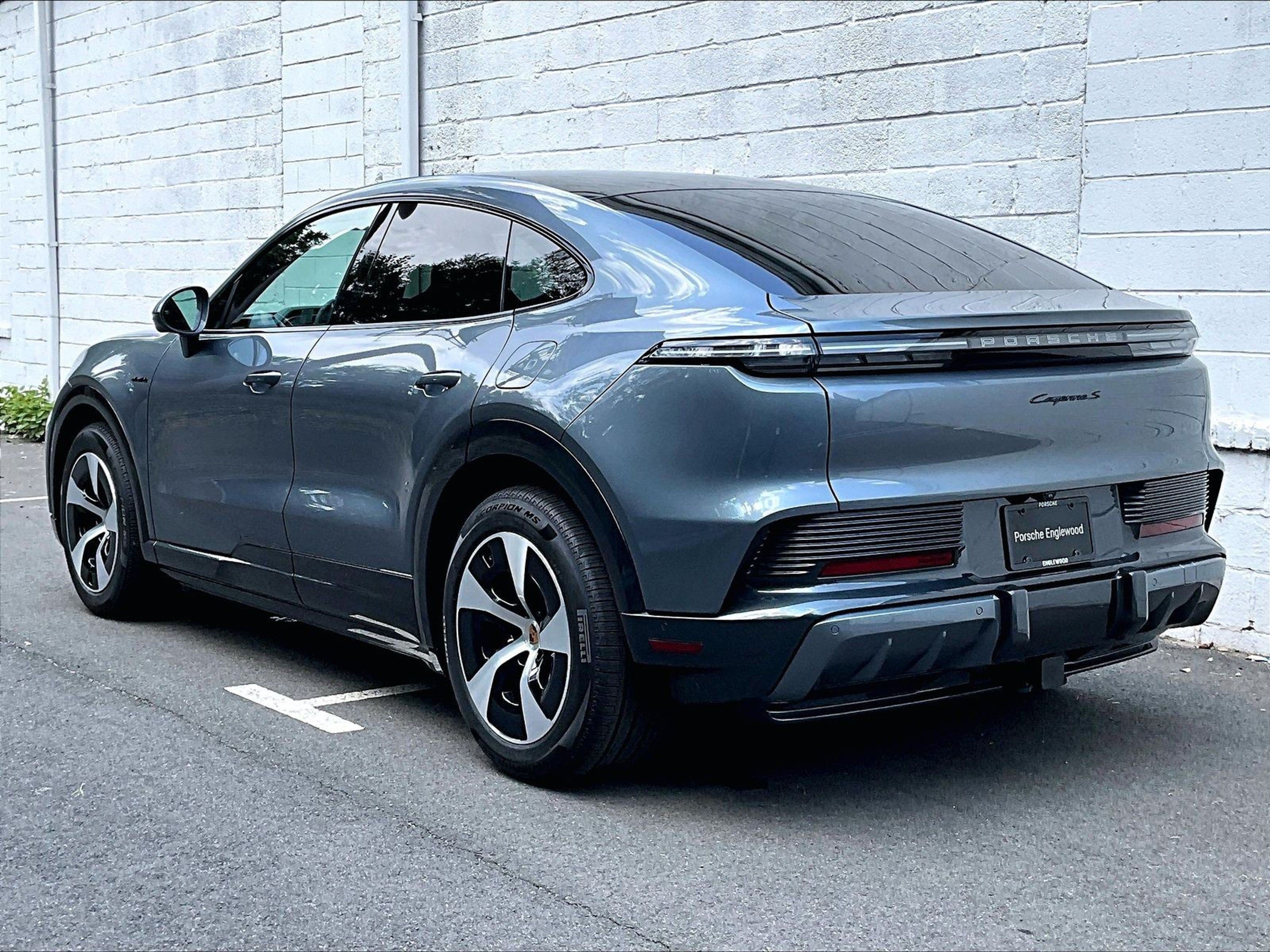 New 2026 Porsche Cayenne S AWD/4WD image 3