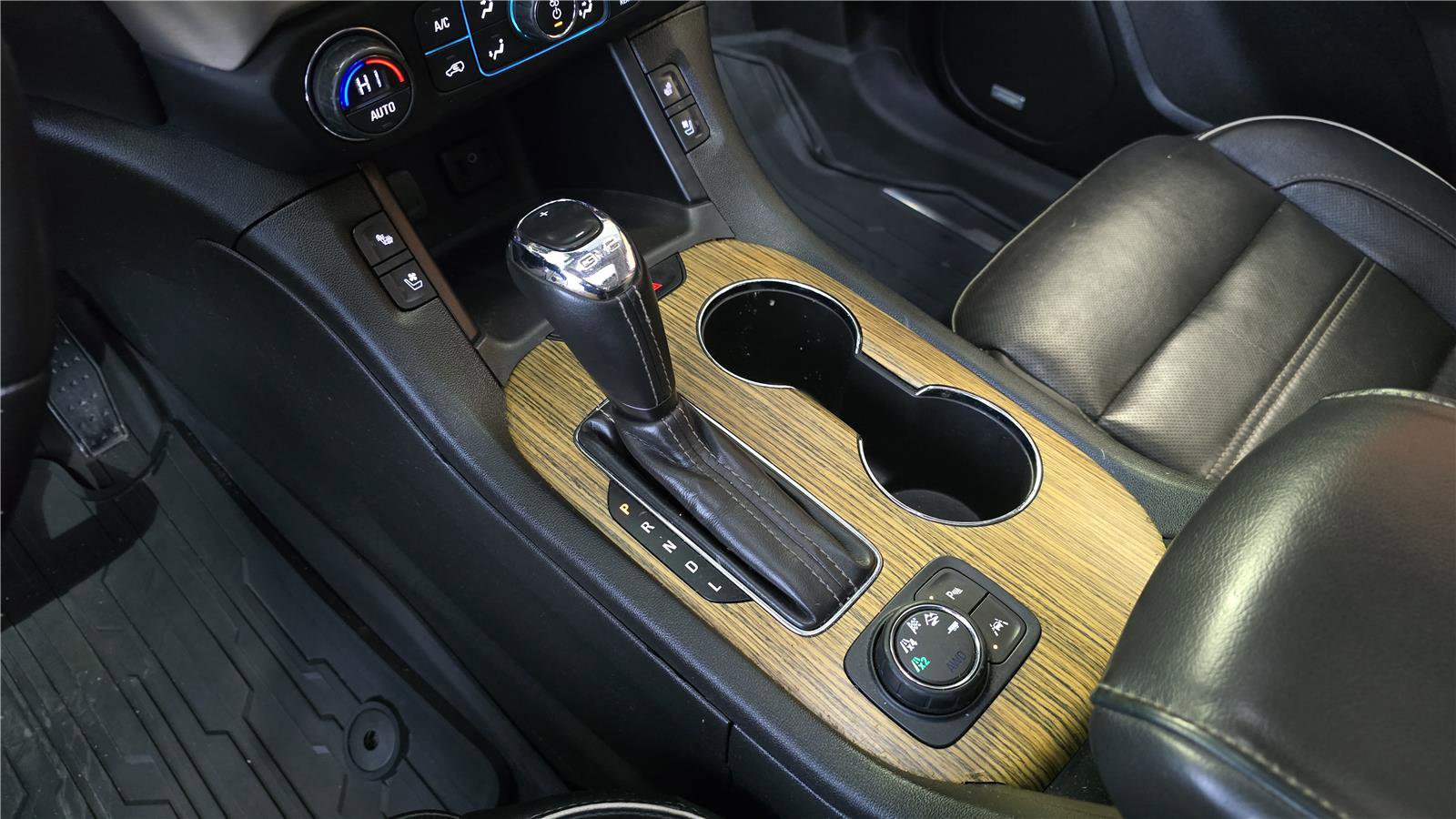 Used 2017 GMC Acadia Denali w/ Technology Package image 21