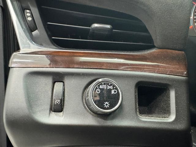 Used 2015 Cadillac Escalade Luxury RWD image 35