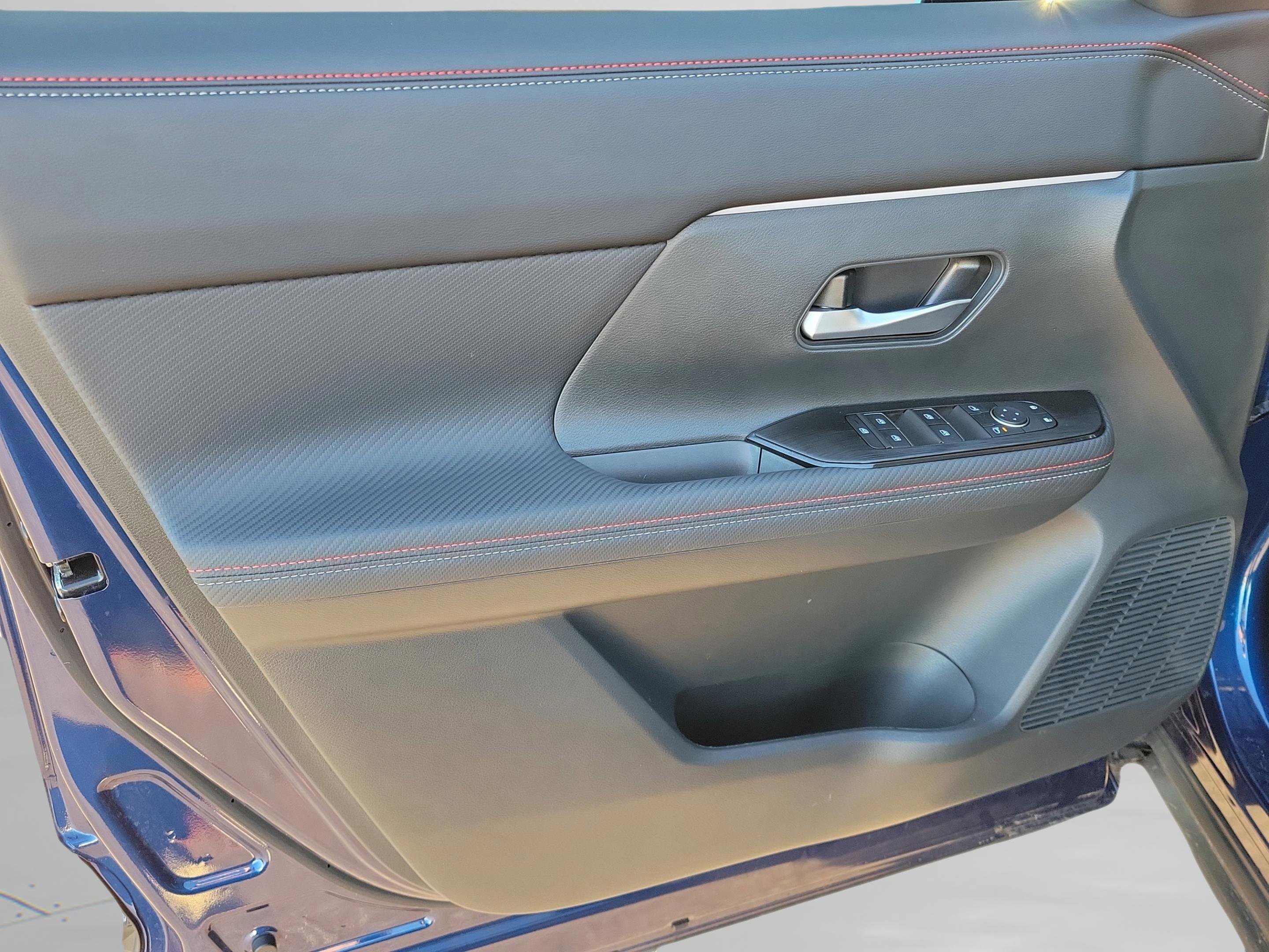 Certified 2025 Nissan Kicks SR image 16