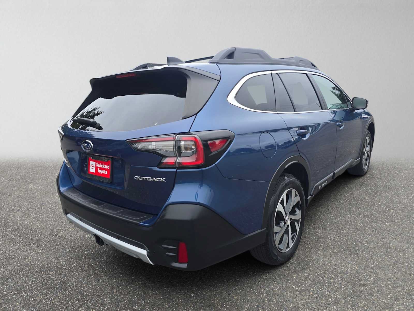 Used 2022 Subaru Outback Limited AWD/4WD image 3