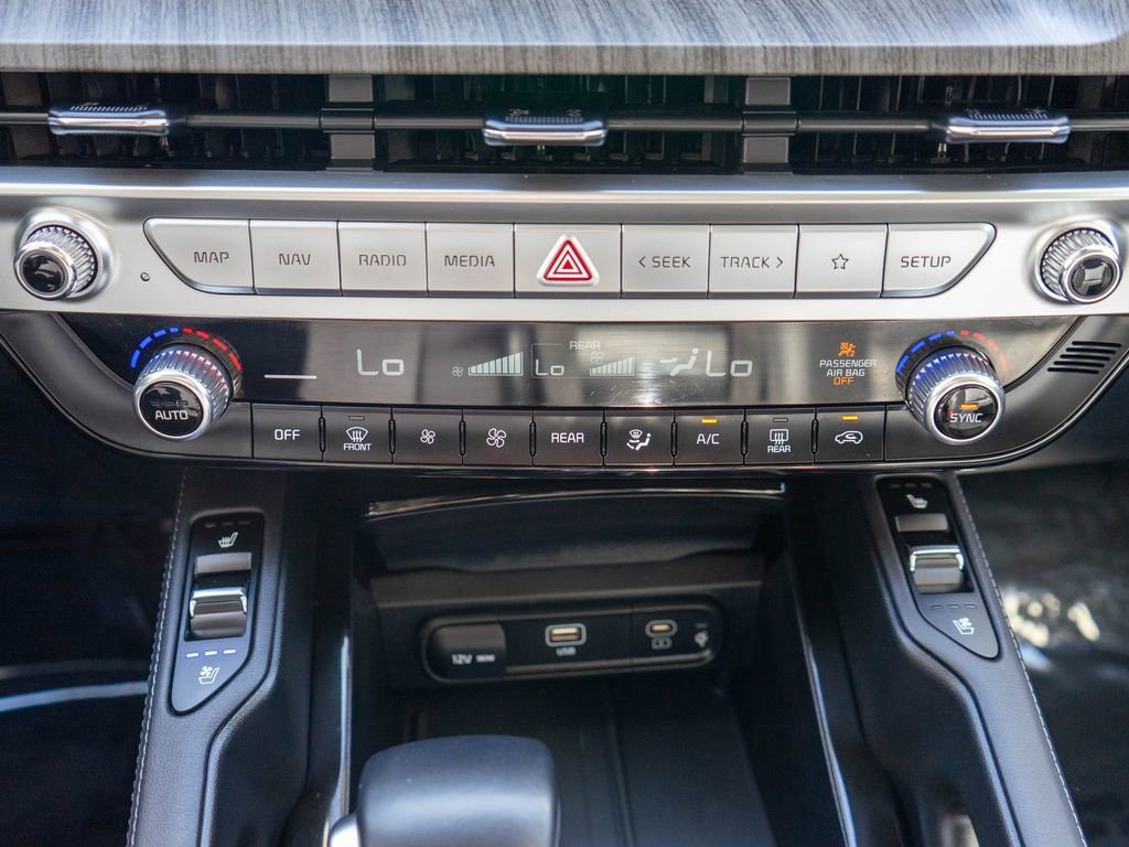 Certified 2023 Kia Telluride EX w/ EX Captain's Chair Package FWD image 27