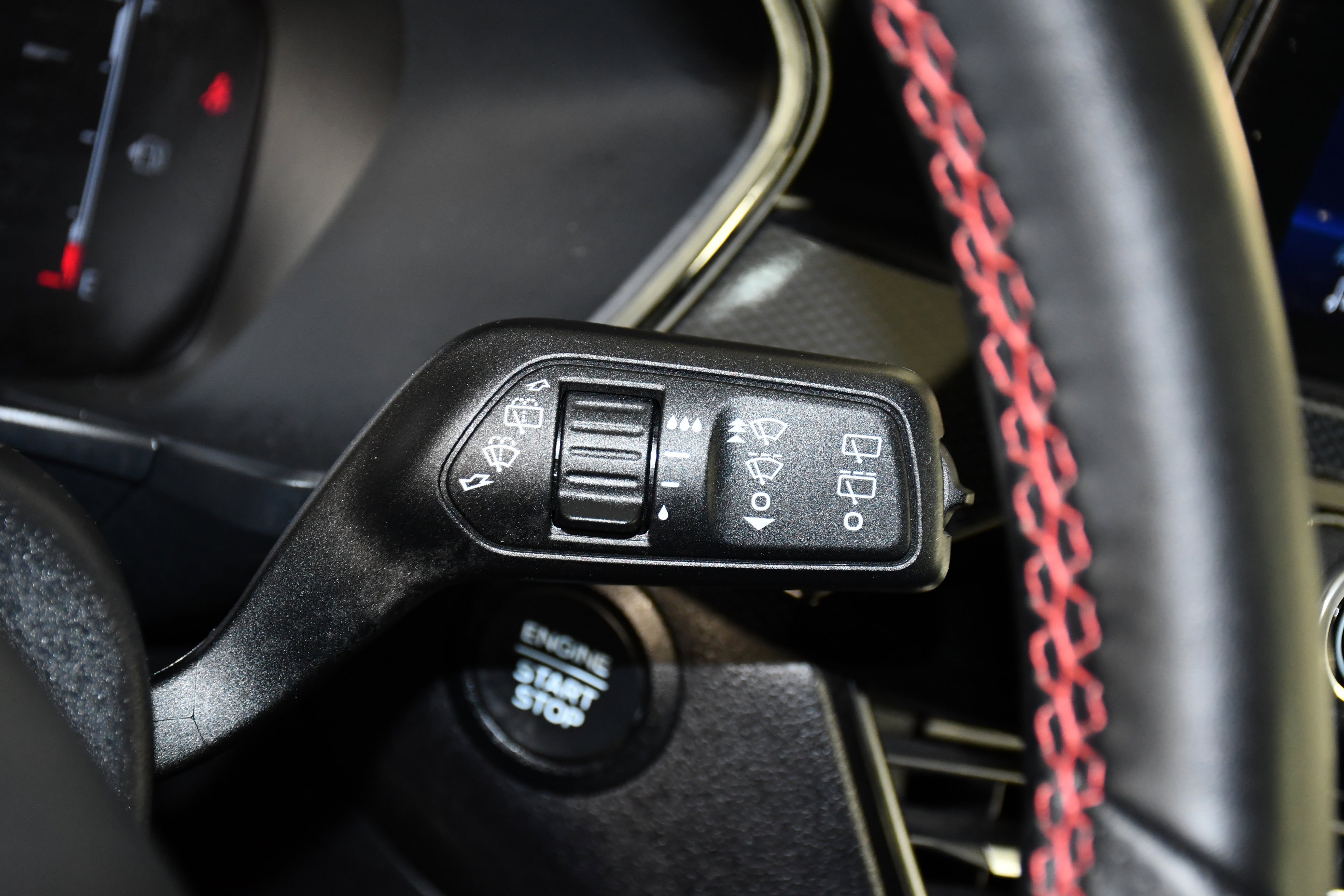 Used 2025 Ford Escape ST-Line image 24