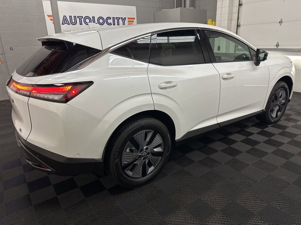 Used 2025 Nissan Murano SL AWD/4WD image 11