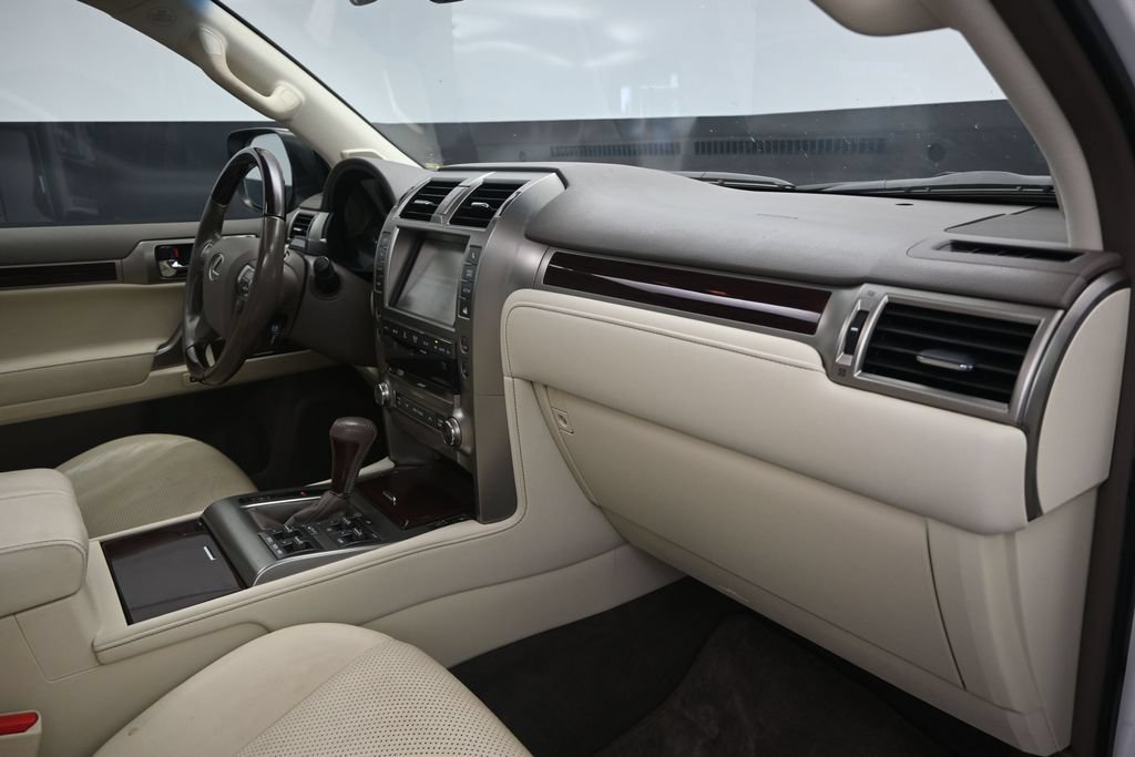 Used 2019 Lexus GX 460 Luxury AWD/4WD image 25