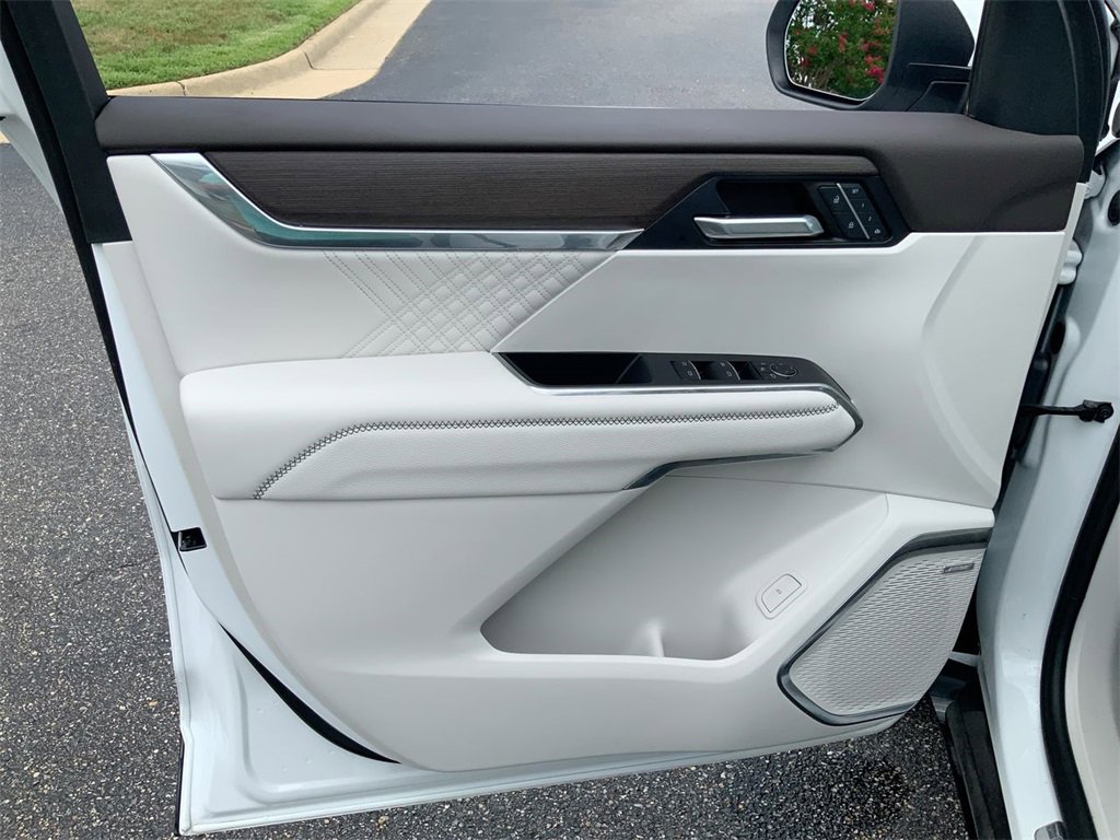 Used 2024 GMC Acadia Denali image 21