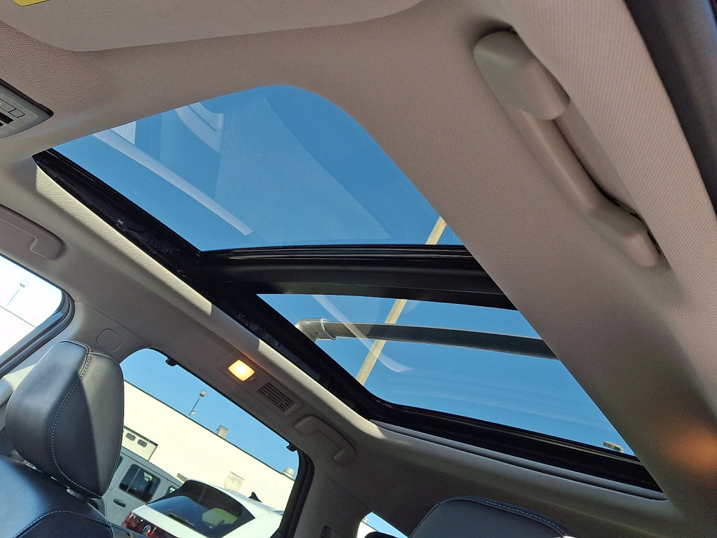 Used 2023 Nissan Pathfinder Platinum image 24