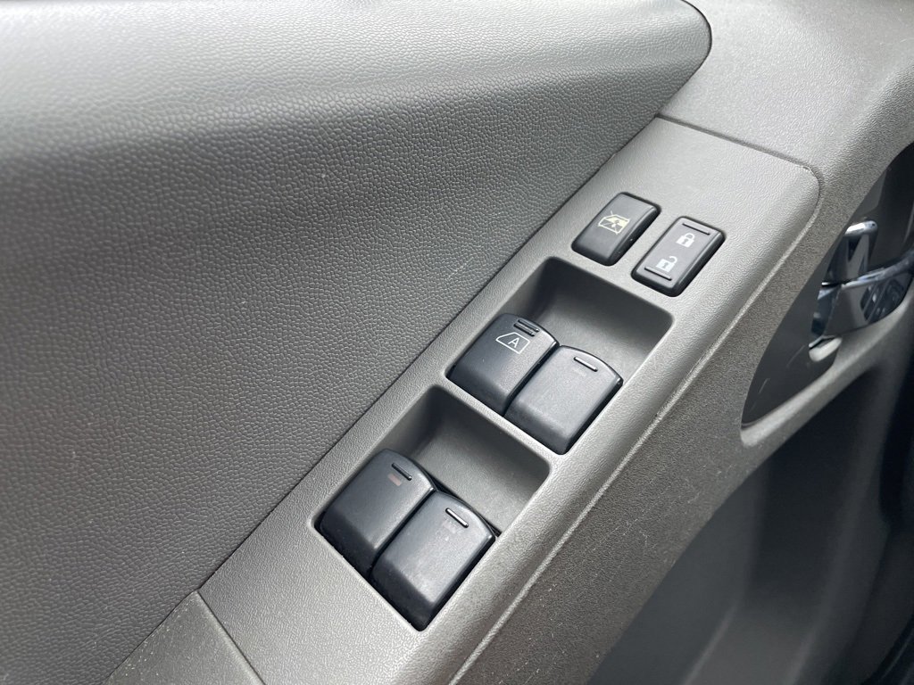 Used 2019 Nissan Frontier SV image 24