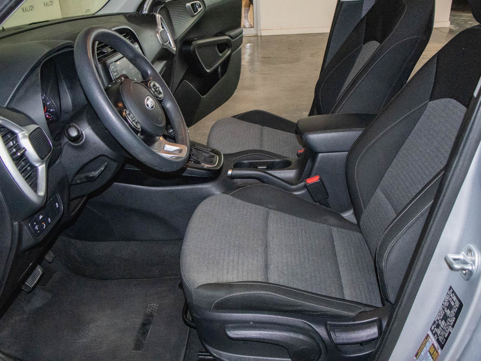 Used 2020 Kia Soul S FWD image 7