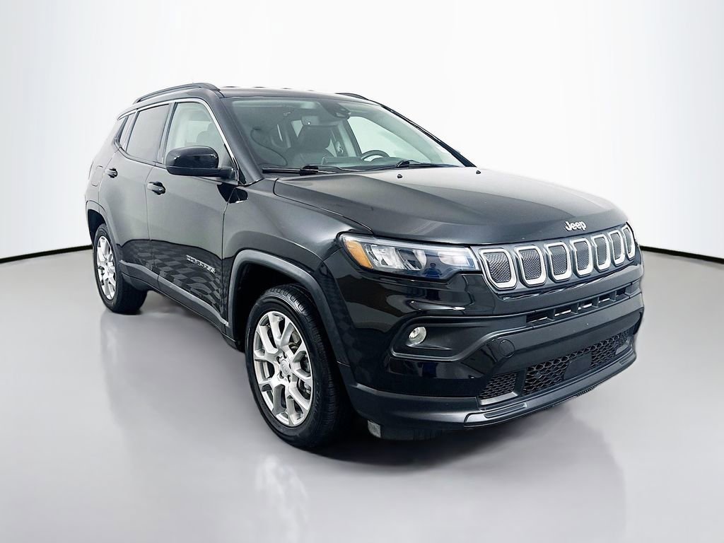 Used 2022 Jeep Compass Latitude AWD/4WD image 3