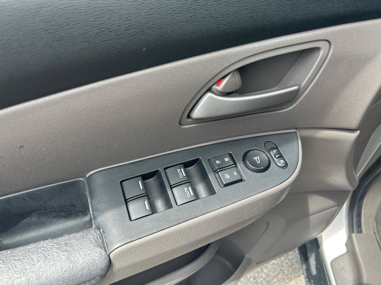 Used 2012 Honda Odyssey LX image 12