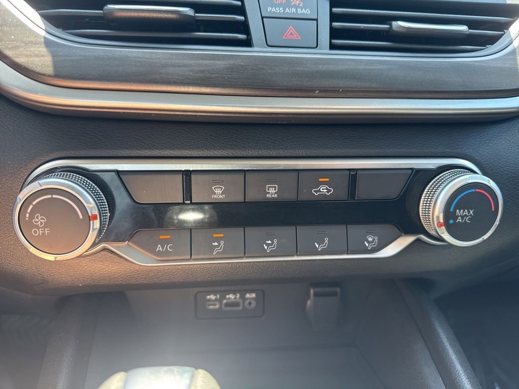 Used 2025 Nissan Altima 2.5 SV FWD image 19
