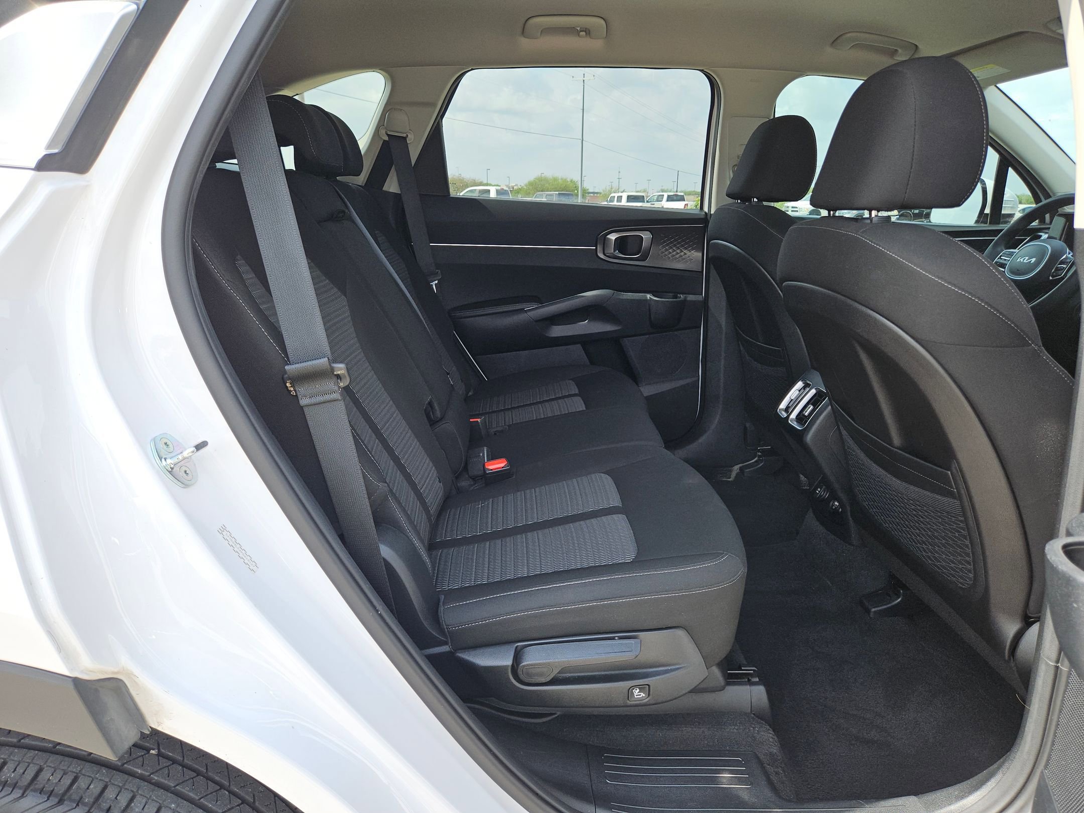 Used 2023 Kia Sorento LX FWD image 25