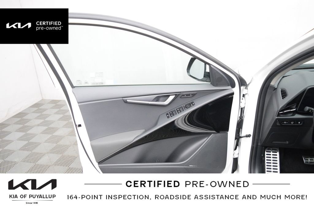 Certified 2023 Kia Niro Wave image 9