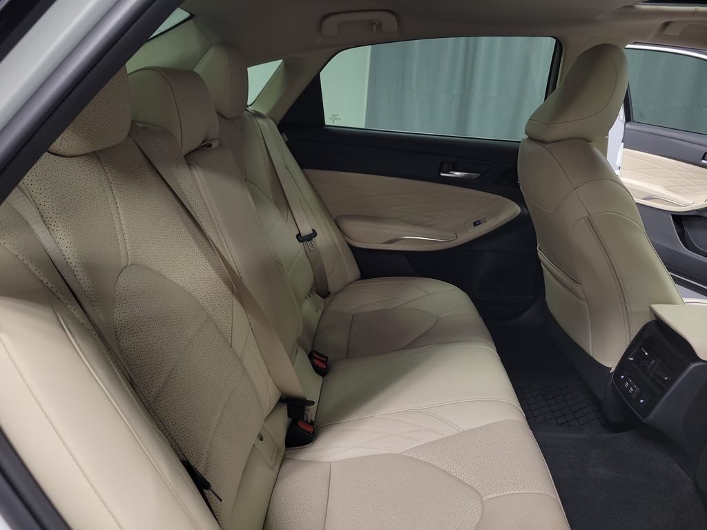 Used 2019 Toyota Avalon Limited w/ Advanced Safety Package FWD image 28